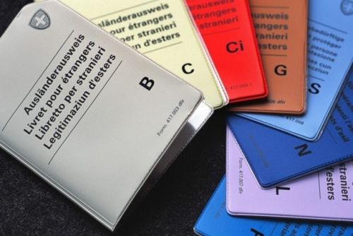 Renouvellement des permis de séjour et d'établissement